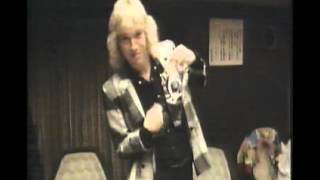 Download lagu scorpions. no one like you. World Wide Live mp3