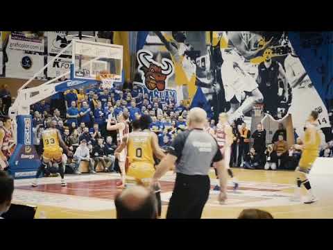 Oglądaj BM Slam Stal TV