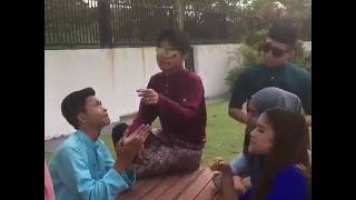 Download lagu Di sbalik tadbir LEBARAN TERINDAH             WANY HASRITA,TAJUL,WANI,SYAMIM,HAQIEM mp3