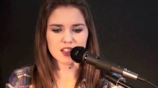 preview picture of video 'Savanna Rae sings For the Nights I Can't Remember by Hedley (cover)'