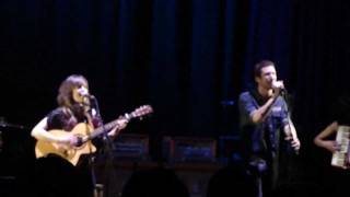 Emily Barker & Frank Turner - Fields of June (live) - Hammersmith Apollo, London, 27 November 2011