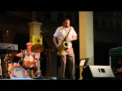 Peter Valera with Reuben Wilson at Chicken Bone Beach Jazz Festival 2013