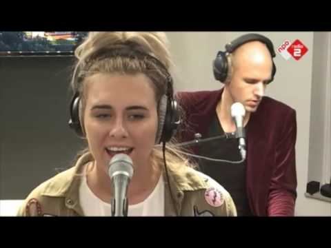 Melissa Janssen - Blue Skies live @ RLN