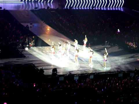 111209 Girls' Generation Tour Singapore - Gee SNSD
