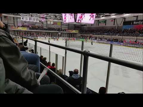 meget tæt kamp med frederikshavn white hawks mod aalborg pirates