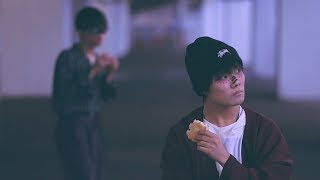 When did I get these memories?I cannot reminisce with such a great quantityI tried and tried but failed to recall all to mindand in my memory this is the only thing precise - 【超学生と】ドーナツホール -English ver.- @歌って踊ってみた【BLACK Panda】