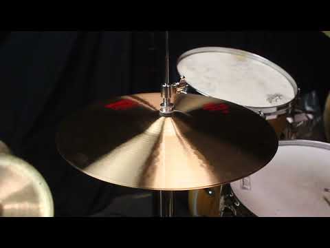 Paiste 14" 2002 Medium Hi Hats - 808g/970g