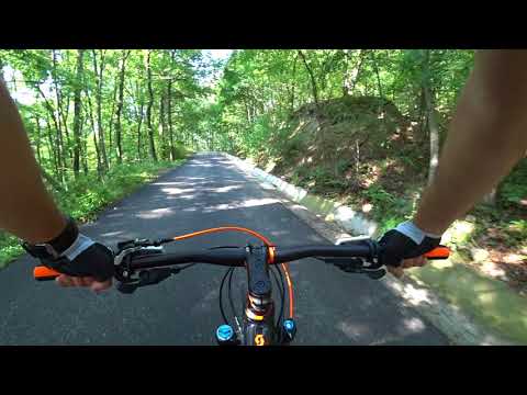 Urcare cu bicicleta la Lacul Frumos, Vladesti, Valcea