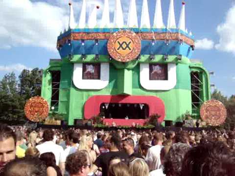 Joachim Garraud performing live at Emporium 2009 at the Montezuma's Mask stage