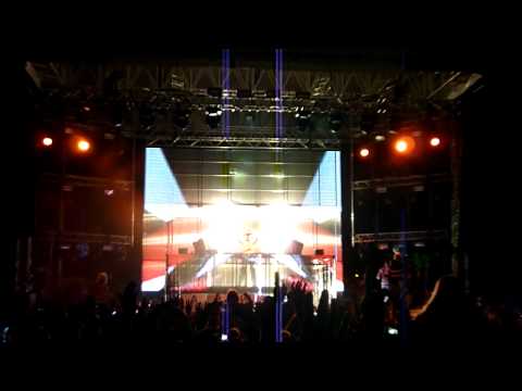 Armin van Buuren @ Cacao Beach 2011 ( EDX vs Diddy - Angry Heart Coming Home (Faruk Sabanci Mashup))