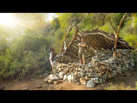 6 Tage alleine In wilden mediterranen Wäldern bauen Bushcraft Shelter aus der Steinzeit - asmr