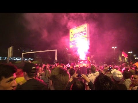 WM 2014 - Wuppertal feiert Weltmeister-Titel [Sieg nach Finale: Deutschland - Argentinien (1:0)]
