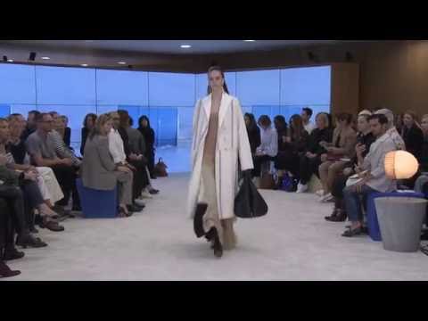 LOEWE Spring Summer 2017 women's runway collection