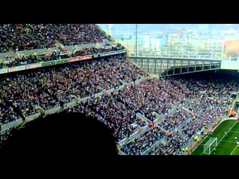 Shola Ameobi penalty v Ipswich 24 04 2010