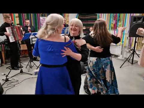 W Zwoleniu zawsze super potańcówki,TYM RAZEM  NAD ZALEWEM, PRZYBYWAJCIE 19 08 2023 już od 16.00.