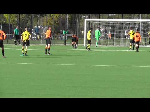 27 okt 2018 VV De Meern 10 - DVS '33 com 2-2 Overtreding op Esref, penalty benut door Chahid (2-2)