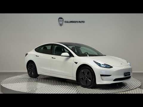 TESLA Model 3-video-19