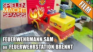 Feuerwehrmann Sam Spielzeug Film | Feuerwehrauto kracht in die neue Feuerwehrstation und fängt Feuer