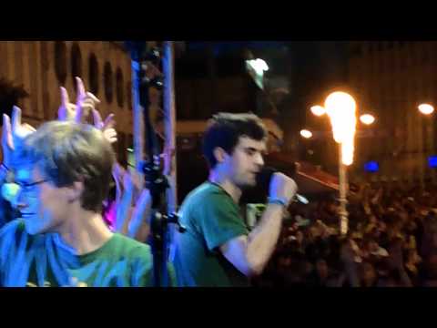 Mesija - Nadbiskupijski zbor mladih + Juricu bacaju u zrak :) - 4.6.2011. Benedikt XVI. Zagreb [HD]