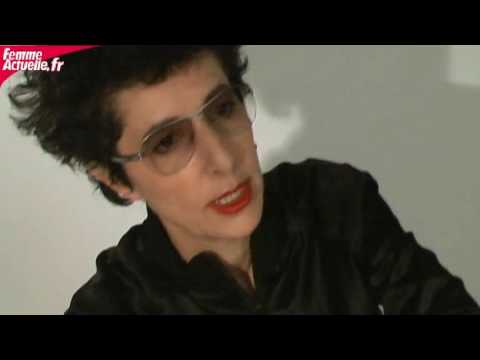 download lagu mp3 mp4 Corinne Cobson Sac, download lagu Corinne Cobson Sac gratis, unduh video klip Corinne Cobson Sac