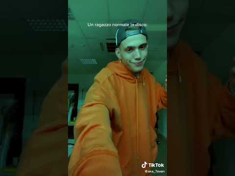 @Aka 7even in DISCOTECA con Black RMX💛✌🏻