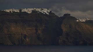 Santorini refuerza la seguridad turística con nuevas restricciones en zonas de riesgo
