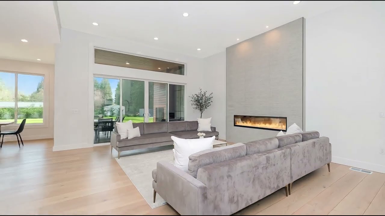 Opening frame of the Modern Craftsman walkthrough