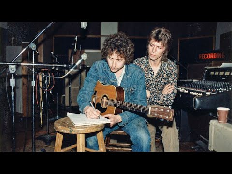 David Bowie Said 'I Write Better Songs' to Dylan's Face — Dylan's Response Left Bowie SPEECHLESS