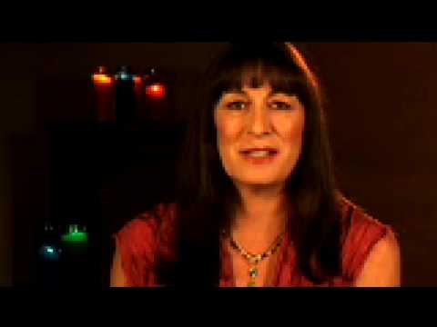 Anjelica Huston: Leave Great Apes Out of Show Business