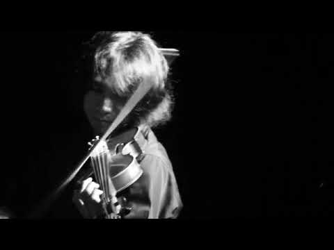 #IkutBernyanyi Tenggelam (di Konser Album Nyala--Gardika Gigih)