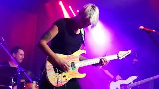 Yasi Hofer & Band - Crossfire by Yasi Hofer live at Riffelhof