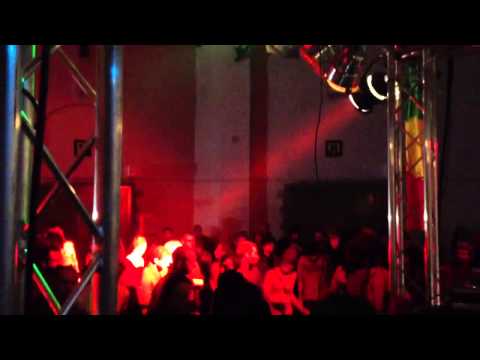 Mighty Massa playing at Reggaebus night#5 Bruxelles