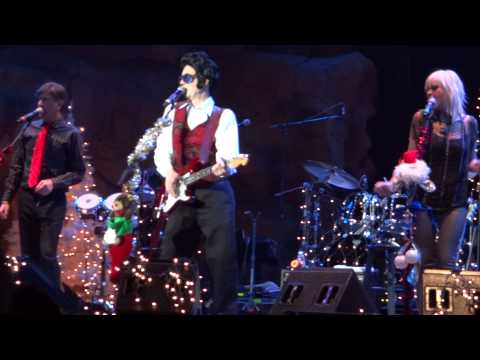 02 ELVIS  PETER WHITE CHRISTMAS WITH RICK BRAUN AND MINDI ABAIR      SETHNIANTICMAH01893 ELVIS