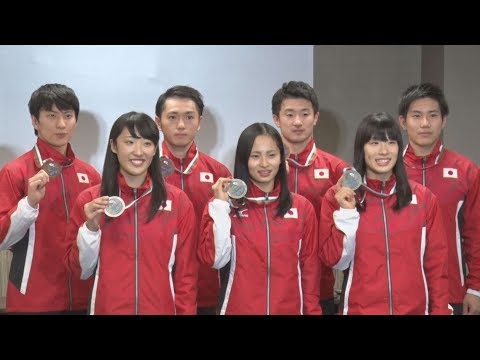 岸、銀メダル「実感」 トランポリン代表が帰国