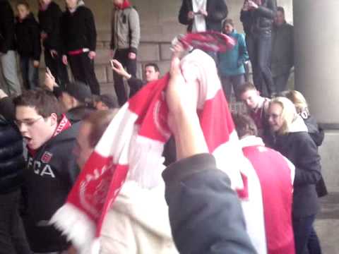 Ajax PSV 4-1 corteo wit rood wit zit in ons bloed