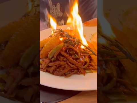"¡Cenando con fuego en La Habana! 🔥🇨🇺