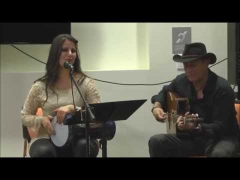 Noa Dori singing Avram Avinu/ Cuando El Rey Nimrod