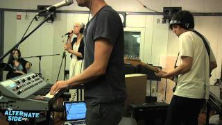 YACHT - "Beam Me Up" (Live at WFUV)