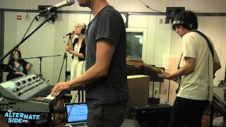 YACHT - "Beam Me Up" (Live at WFUV)