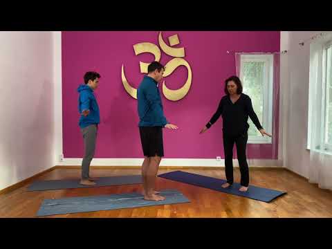 Dru Yoga mit Beate in der Yogaschule Kleinmachnow: Ein kleiner Ausschnitt aus ihrem Unterricht.