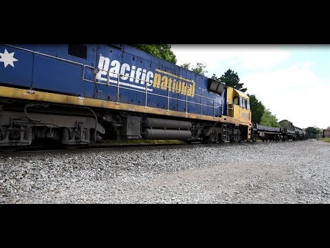 Rare Event in the Adelaide Hills-Steel Loading on Pacific National diverted from flooded NSW to SA!