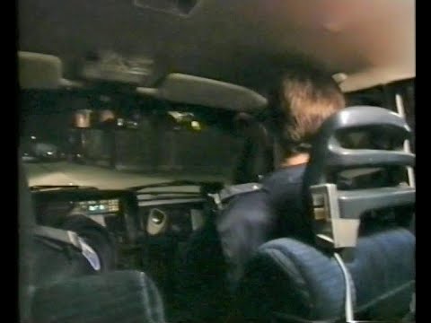 Poliisipartio Helsingin yössä