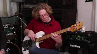 Video thumbnail for Bass Files #9 Hayman 4040 bass played live by David Greenaway. by TheGuitarCollection
