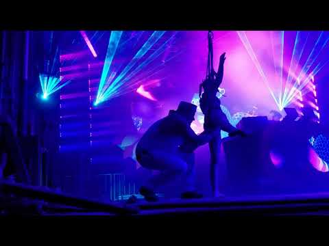 Mike Payne & Sarah Mays - Aerial bondage act @ Sonic Bloom 2018