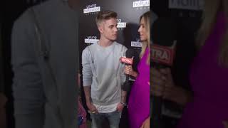 Justin Bieber&#39;s Intense Eye Contact