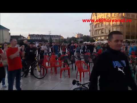 eBihoreanul.ro - Zeci de orădeni au urmărit meciul CSM CSU Oradea - BC CSU Sibiu în Piața Unirii