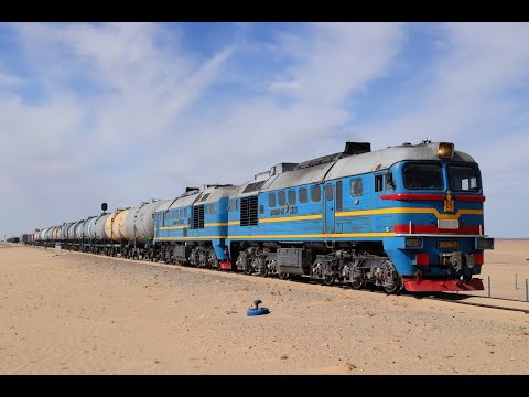 A 2M62 heads through the Gobi Desert on the branch line towards Sainshand on 6 June 2024