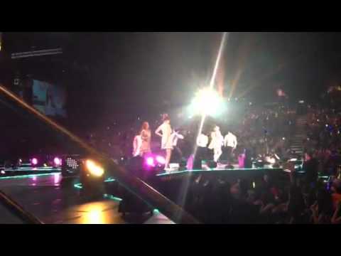 120623 Music Bank in HK- IU Good Day fancam