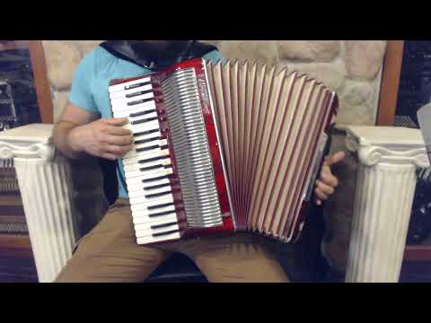 4389 - Red Di Zinno Piano Accordion LMH 41 120 $699