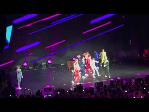 SEVENTEEN Diamond Edge Tour in Chicago